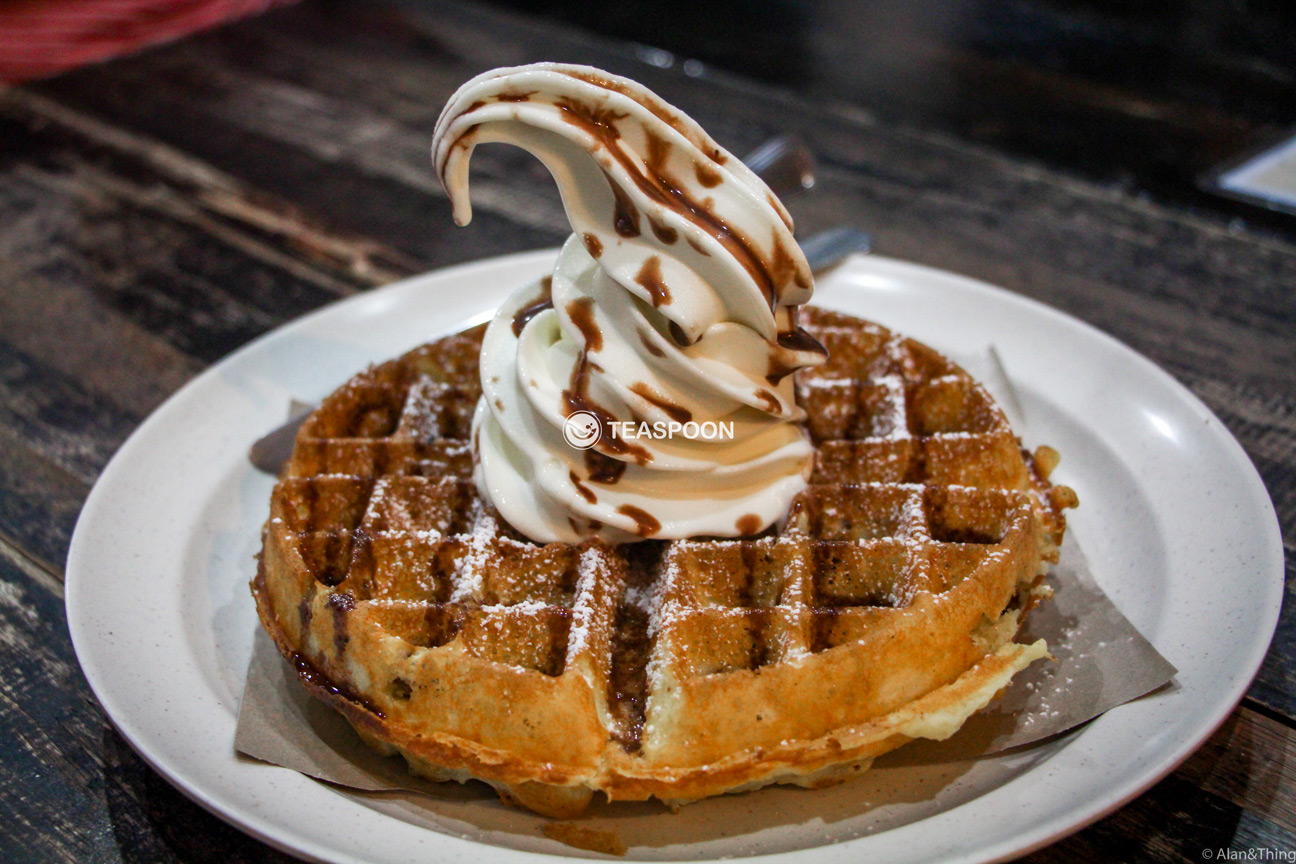 【Kuching Must Eat】Best Waffles & Ice Cream in Town! Teaspoon